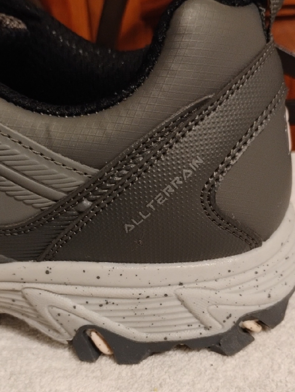 Women’s Fila At Peake Outdoor Sneakers Size 11 | Like New in Box - Picture 6 of 10